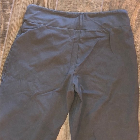 Women with Control Contour Waist Pull-on Capris - Picture 7 of 7